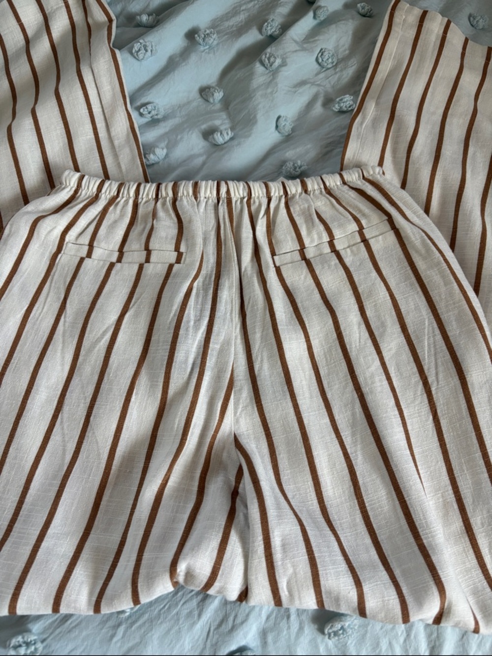 Lounge Wear Wide-Leg Pants in Cream and Brown - Picture 5 of 11